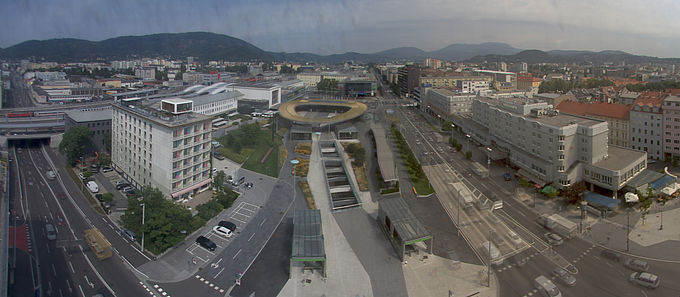Livebild Panorama Webcams 1 und 2 - Baustelle 'Nahverkehrsdrehscheibe Hauptbahnhof Graz' (10 Minuteninterval)